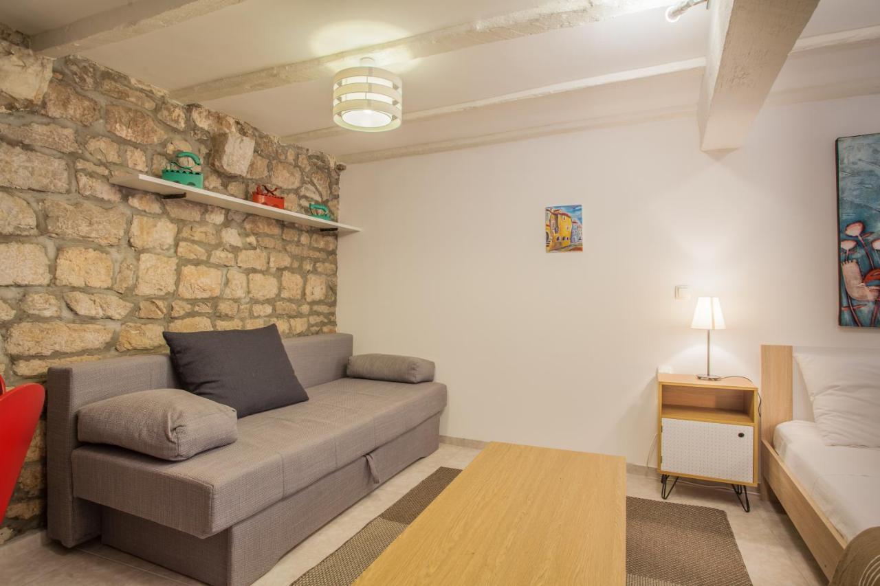 Honey Art Apartment Cres Exterior foto